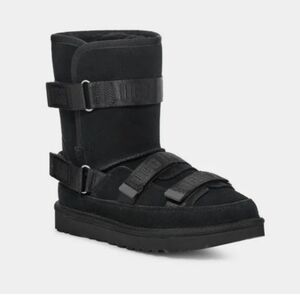 UGG Women's Classic Short Hybrid boots